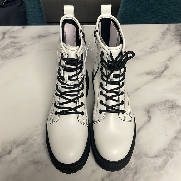 A New Day Combat Boots W9.5 - Picture 2 of 7